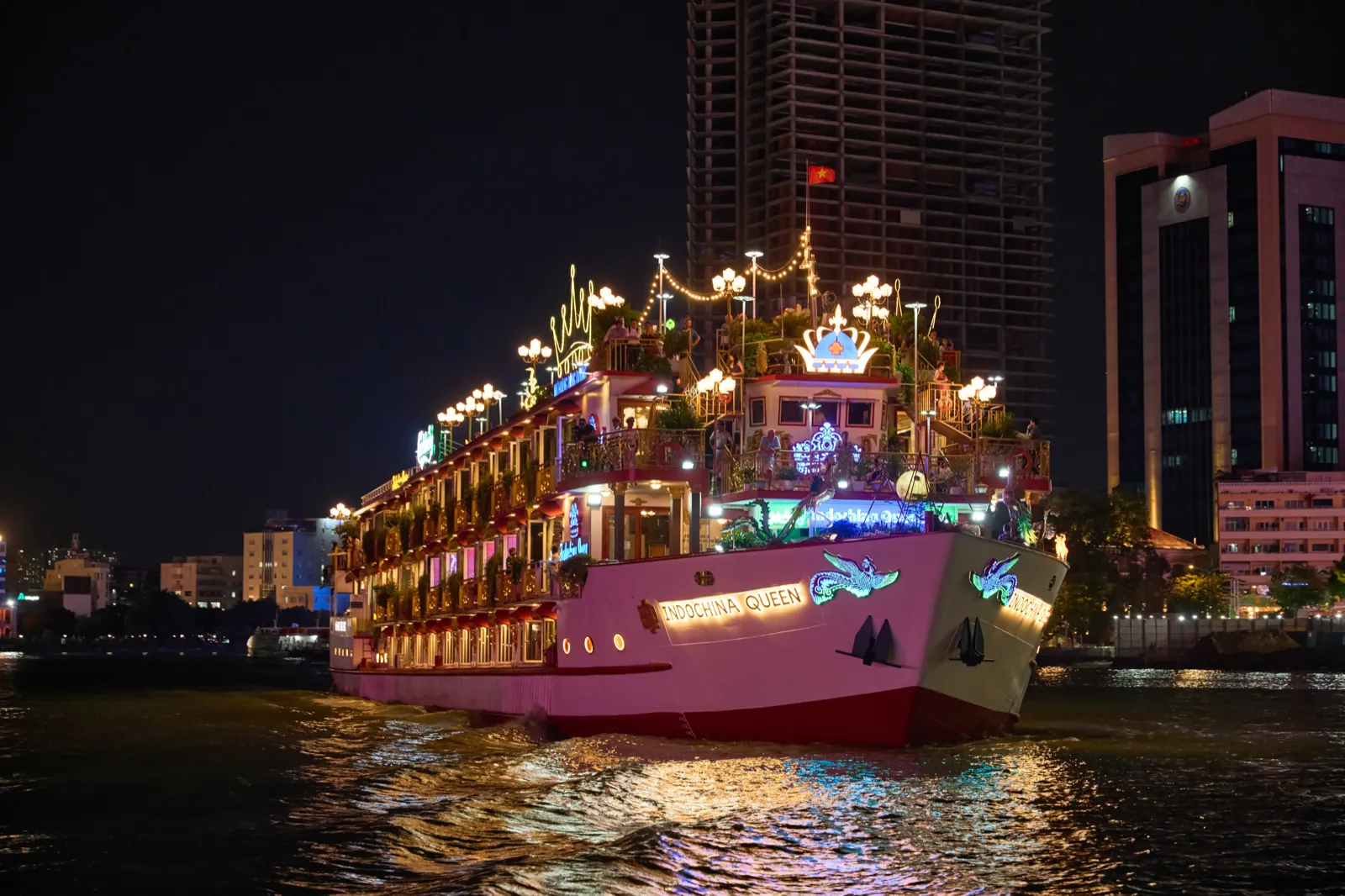 Du thuyền Indochina Queen lung linh về đêm